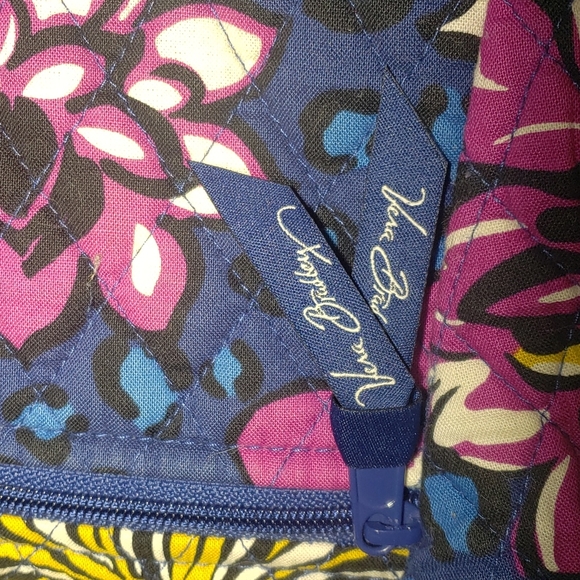 Hawiian floral handbag quilted cotton,bold pink cheetah print inside. - Picture 11 of 12